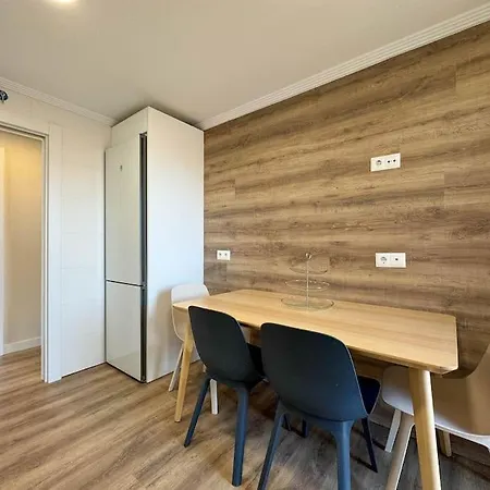 Sol Y Mar Primera Linea Playa Y Surf * Laredo